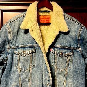 Vintage Levi’s faux Sheepskin Fur Jeans Stone Washed Distressed Classic Jacket!